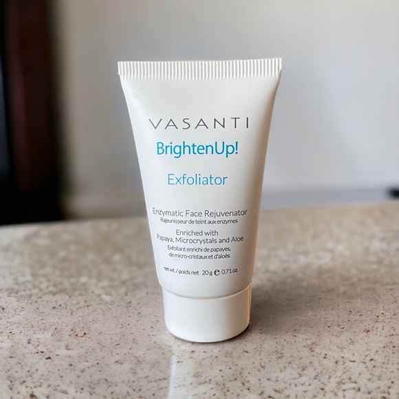 🎀 Vasanti Brighten Up Exfoliator Enzymatic Face Rejuvenator 0.71 Oz. - Picture 1 of 2